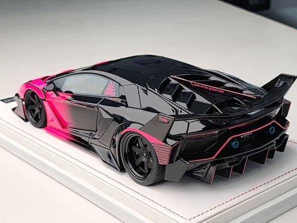 Xe Mô Hình Lamborghini Aventador GT EVO 1:18 Ivy Merit ( Black/Pink )