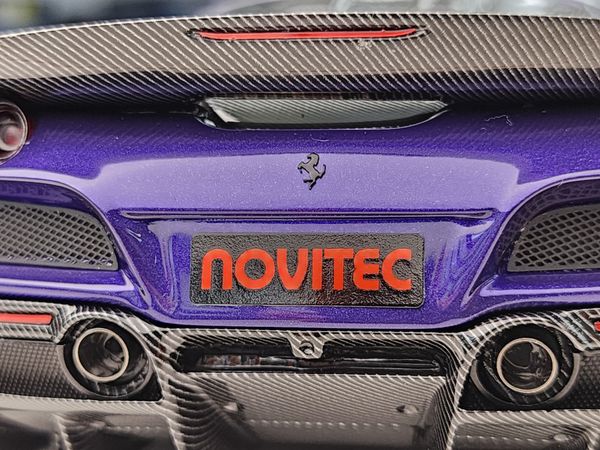 Xe Mô Hình Ferrari Novitec F8 1:18 ( HongKong Violet White Stripes )