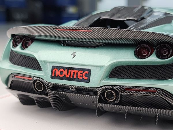 Xe Mô Hình Ferrari Novitec F8 1:18 Ivy Merit ( Italian Stripes )