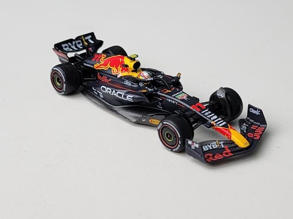 Xe Mô Hình Oracle Red Bull Racing RB18 #11 1:64 MiniGT ( Đen Red Bull )