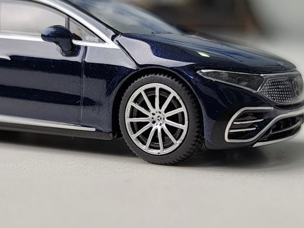 Xe Mô Hình Mercedes-Benz EQS 580 4MATIC 1:64 MiniGT ( Blue Matallic )