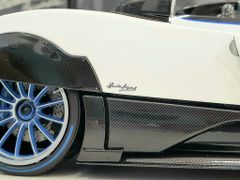 Xe mô hình Pagani Zonda HP 1:18 LCD (Trắng)