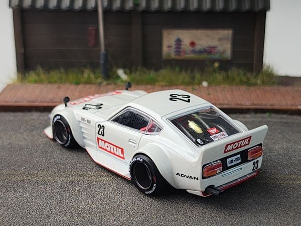 Xe Mô Hình Datsun KAIDO Fairlady Z MOTUL V3 1:64 Kaidohouse x MINI