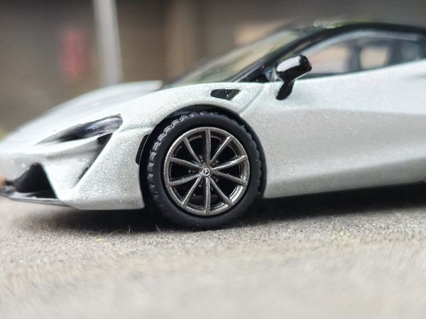 Xe Mô Hình McLaren Artura Ice 1:64 MiniGT ( Silver LHD )