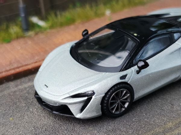 Xe Mô Hình McLaren Artura Ice 1:64 MiniGT ( Silver LHD )