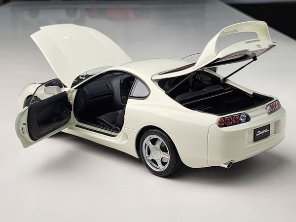 Xe Mô Hình Supra A80 1:18 LCD Model ( White Color )