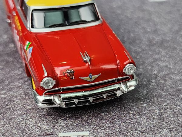 Xe Mô Hình Lincoln Capri 1954 Carrera Panamericana Class Winner #149 1:64 MiniGT