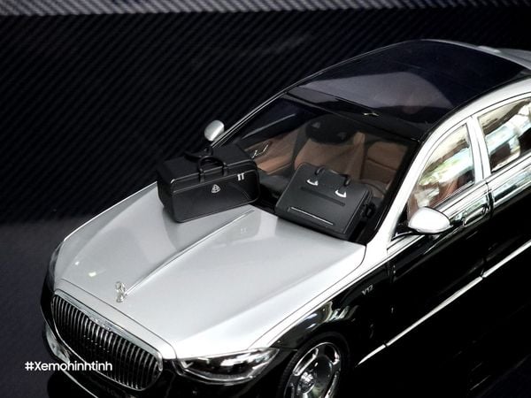 Xe Mô Hình Mercedes-Maybach S-Class Hightech 1:18 Almost Real ( Silver & Obsidian Black )