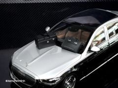 Xe Mô Hình Mercedes-Maybach S-Class Hightech 1:18 Almost Real ( Silver & Obsidian Black )