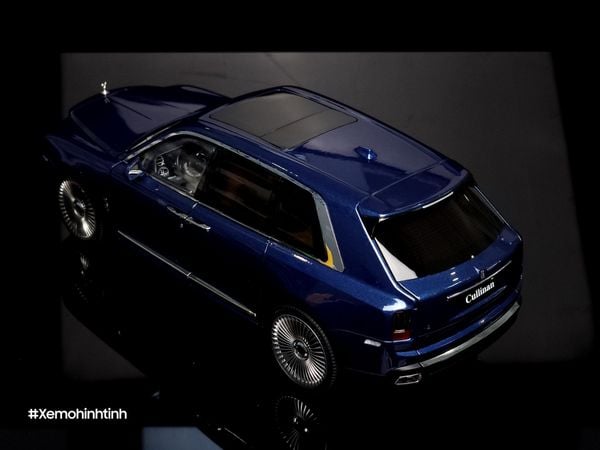 Xe Mô Hình Rolls Royce Cullinan 1:18 Kengfai ( Pikes Peak Blue 26-Inch )