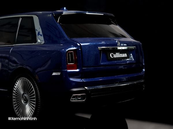 Xe Mô Hình Rolls Royce Cullinan 1:18 Kengfai ( Pikes Peak Blue 26-Inch )