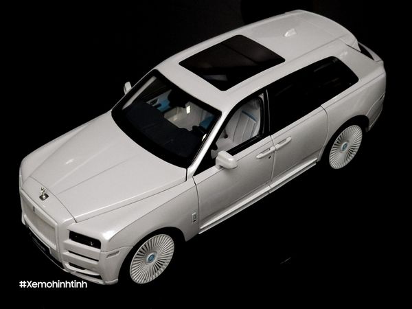 Xe Mô Hình Rolls-Royce Cullinan 1:18 Kengfai (Trắng)