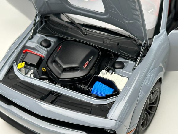 Xe Mô Hình Dodge challenger R/T Scat Pack Widebody 2022 1:18 Autoart ( Smoke Show )