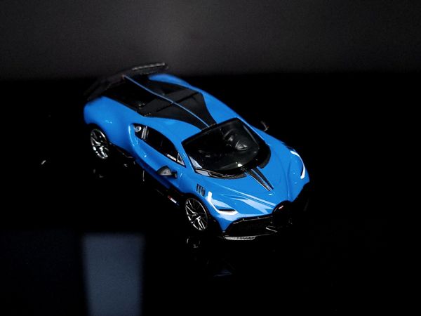 Xe Mô Hình Bugatti Centodieci 1:64 MiniGT ( Blu Bugatti LHD )