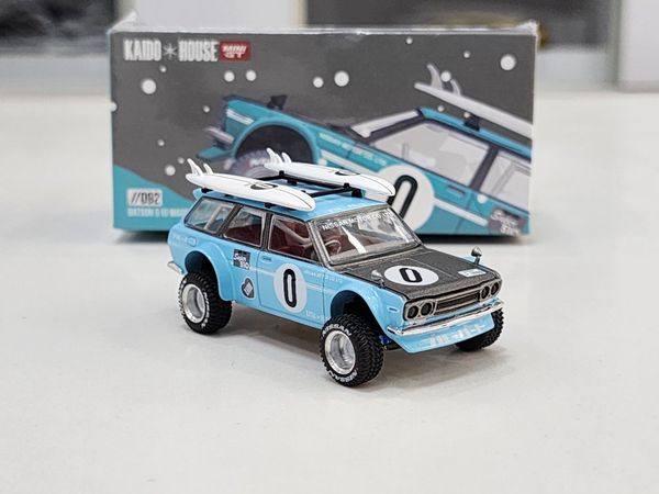 Xe Mô Hình Datsun Kaido 510 Wagon 4x4 Winter Holiday 1:64 Kaido