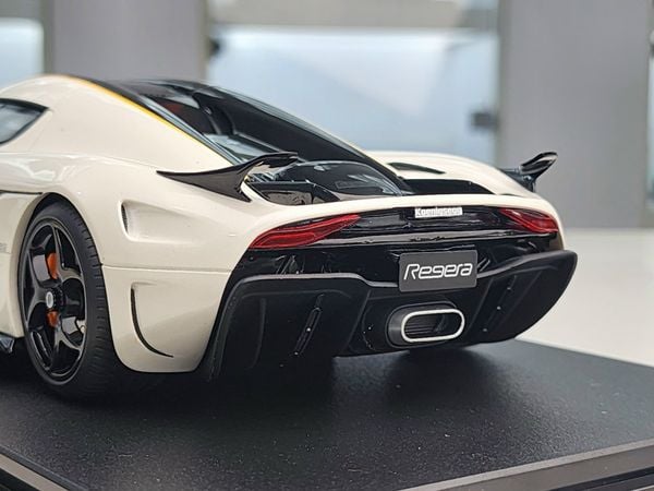 Xe Mô Hình Koenigsegg Regera 2018 1:18 GT Sprirt ( White )