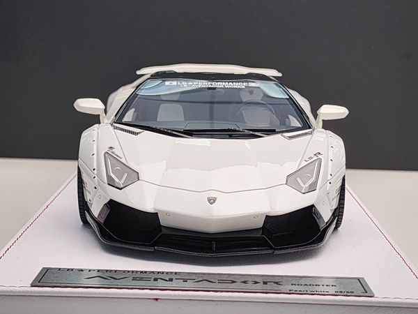 Xe Mô Hình LBWK Aventador Roadster 1:18 GL Model ( Discoloration White )