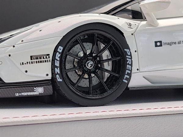 Xe Mô Hình LBWK Aventador Roadster 1:18 GL Model ( White Biến Màu )