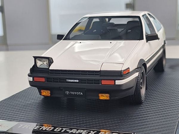 Xe mô hình Toyota AE86 Trueno 1:18 Ivy Model (Trắng Mui Đen)