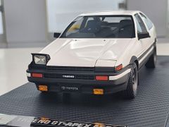 Xe mô hình Toyota AE86 Trueno 1:18 Ivy Model (Trắng Mui Đen)