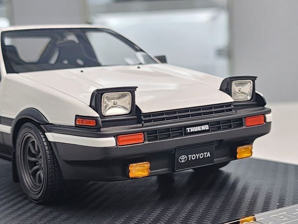 Xe mô hình Toyota AE86 Trueno 1:18 Ivy Model (Trắng Mui Đen)