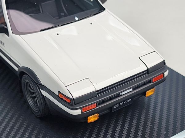 Xe mô hình Toyota AE86 Trueno 1:18 Ivy Model (Trắng Mui Đen)