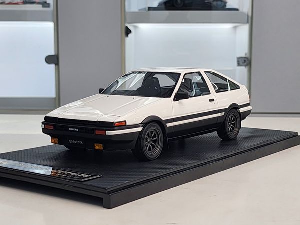 Xe mô hình Toyota AE86 Trueno 1:18 Ivy Model (Trắng Mui Đen)