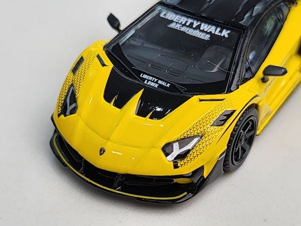 Xe Mô Hình LB-Sihouettr Works Lamborghini Aventador GT EVO LHD 1:64 MiniGT ( Yellow )