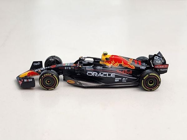 Xe Mô Hình Oracle Red Bull Racing RB18 #11 Sergio Pérez 2022 Monaco Grix Winner 1:64 MiniGT