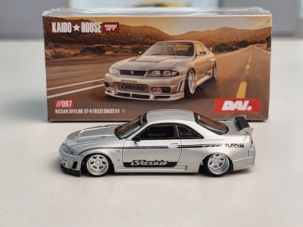 Xe Mô Hình Nissan Skyline GT-R R33 Dai33 V1 1:64 Kaido ( Bạc )