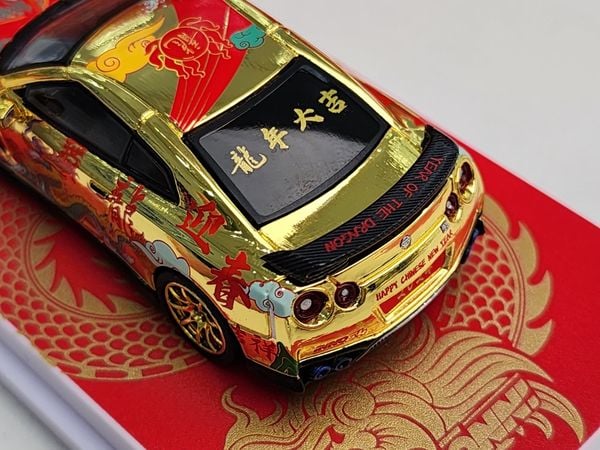 Xe Mô Hình Nissan GT-R R35 Year Of The Dragon Special Edition 2024 1:64 INNO ( Red )