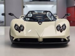 Xe Mô Hình Zonda F 1:18 Almost Real ( Trắng )