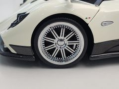 Xe Mô Hình Zonda F 1:18 Almost Real ( Trắng )