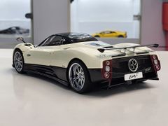 Xe Mô Hình Zonda F 1:18 Almost Real ( Trắng )
