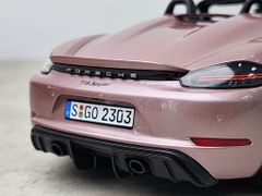Xe Mô Hình Porsche 718 Spyder 1:18 GT Spirit ( Frozen Berry Metallic )