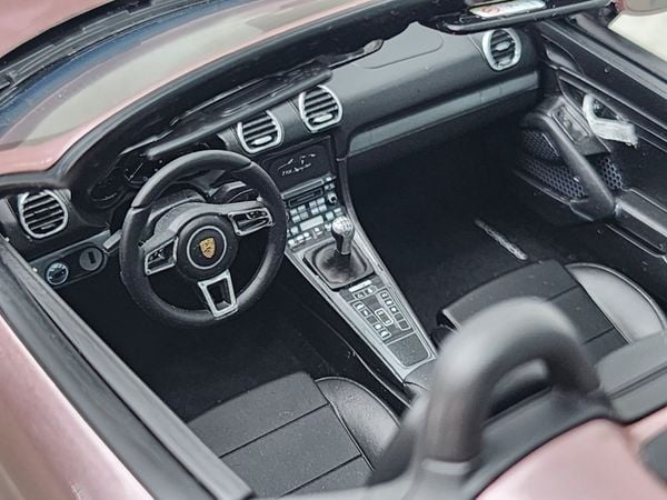 Xe Mô Hình Porsche 718 Spyder 1:18 GT Spirit ( Frozen Berry Metallic )
