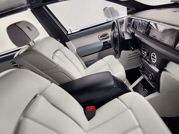 Xe Mô Hình Rolls-Royce Phantom Series Il 1:18 HH Model ( Moonlight Silver )