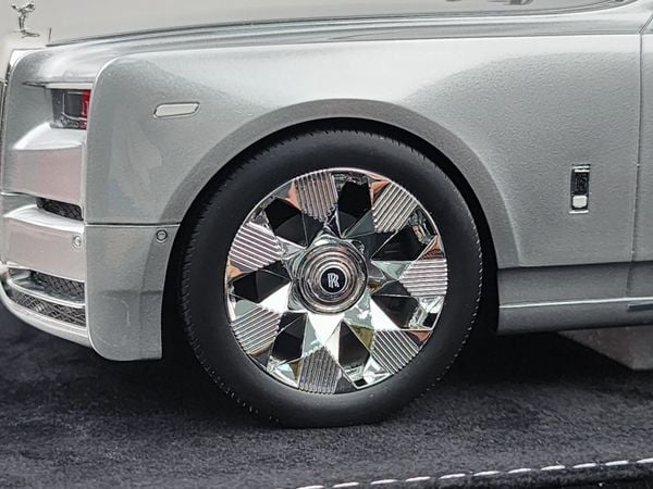 Xe Mô Hình Rolls-Royce Phantom Series Il 1:18 HH Model ( Moonlight Silver )