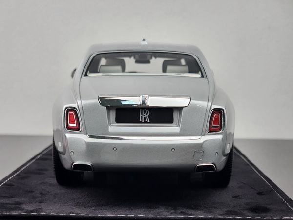 Xe Mô Hình Rolls-Royce Phantom Series Il 1:18 HH Model ( Moonlight Silver )