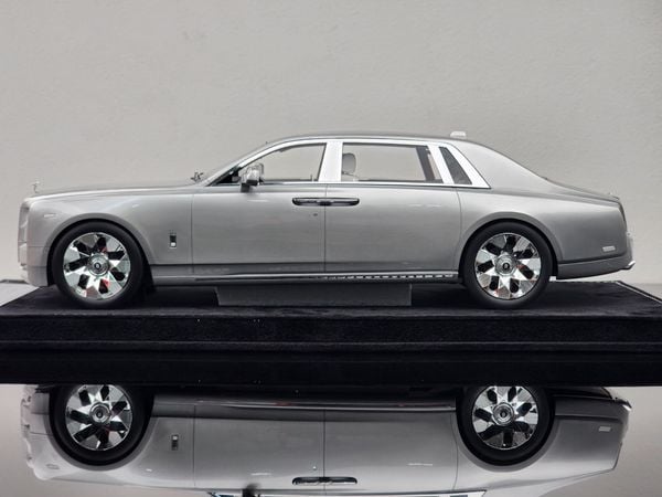 Xe Mô Hình Rolls-Royce Phantom Series Il 1:18 HH Model ( Moonlight Silver )