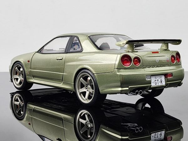 Xe Mô Hình Nissan GT-R (R34) 1999 1:18 Solido (Green)