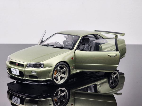 Xe Mô Hình Nissan GT-R (R34) 1999 1:18 Solido (Green)