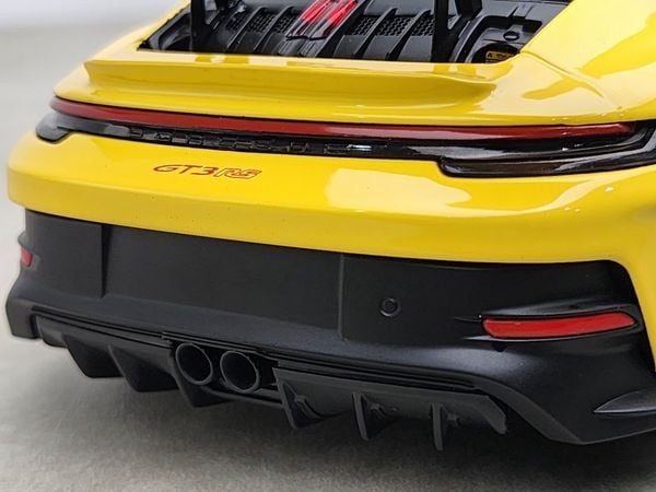 Xe Mô Hình Porsche 911 (992) GT3RS - 2024 1:18 Minichamps