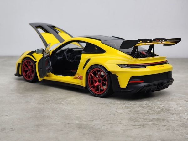 Xe Mô Hình Porsche 911 (992) GT3RS - 2024 1:18 Minichamps