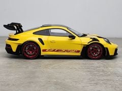Xe Mô Hình Porsche 911 (992) GT3RS - 2024 1:18 Minichamps