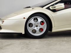 Xe Mô Hình Lamborghini Diablo SE30 Jota 1:18 Autoart ( Trắng )