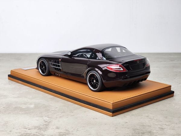 Xe Mô Hinh Mercedes-Benz SLR MClaren 722 1:18 IVY Model ( Đen Nâu )