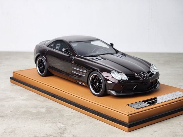 Xe Mô Hinh Mercedes-Benz SLR MClaren 722 1:18 IVY Model ( Đen Nâu )