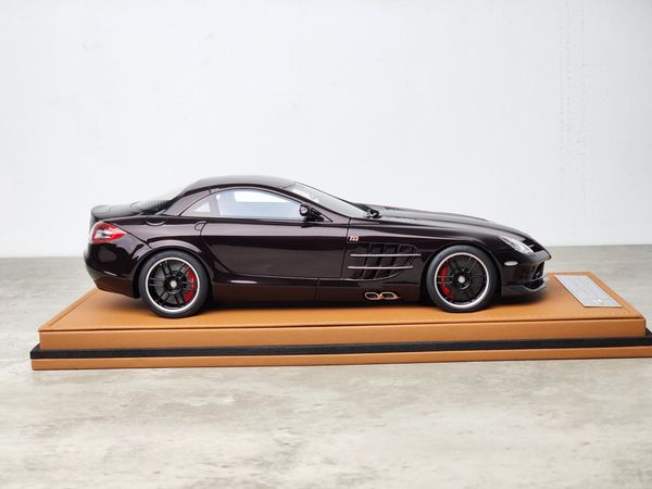 Xe Mô Hinh Mercedes-Benz SLR MClaren 722 1:18 IVY Model ( Đen Nâu )