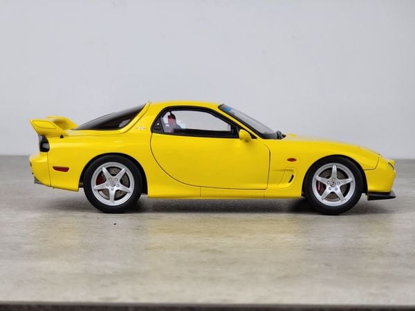 Xe Mô Hình Mazda RX7 Spirit R 1:18 Polar Master ( Vàng )